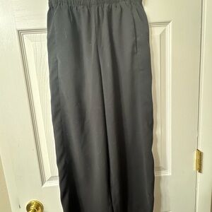 H&M Black Cropped Dress Pants with Elastic Waistband and Relaxed Fit Size 2